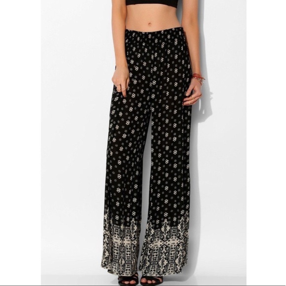 Black and white flowy pants